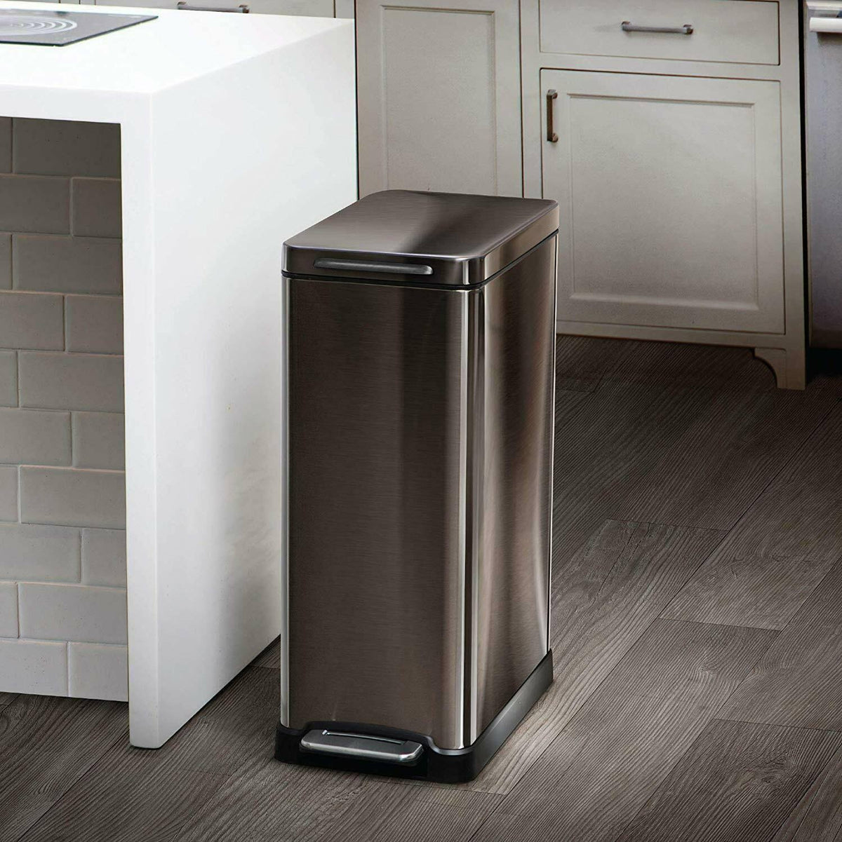 12 Gallon Black Trash Can Q7861