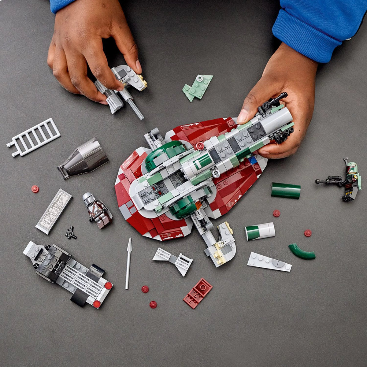 Building Toy with Rotating Wings and 2 Minifigures M50608