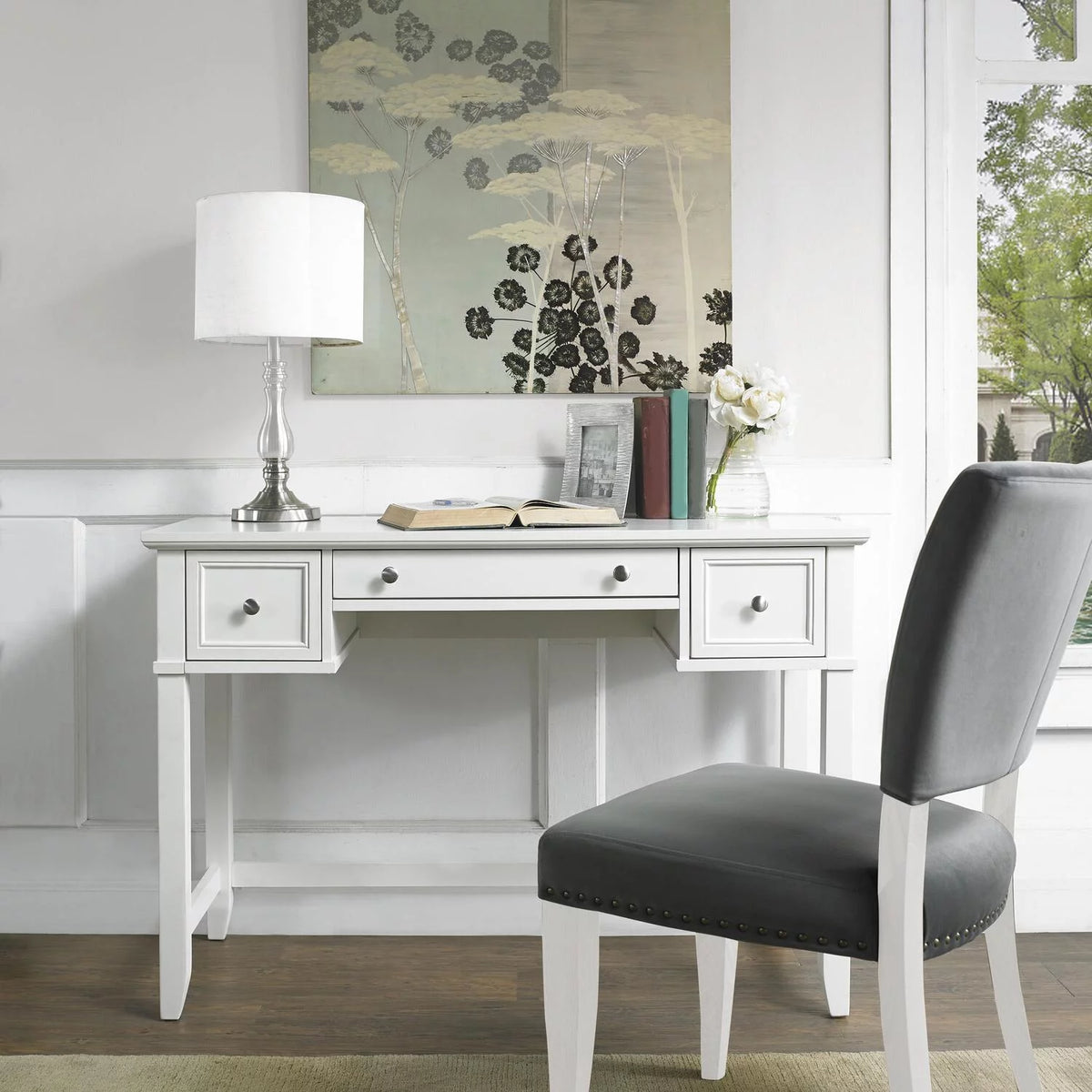 White Desk N684660